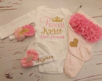 baby girl coming home outfit, newborn baby girl take home outfit, baby girl clothes, hospital outfit, baby girl, baby girl outfit, baby girl