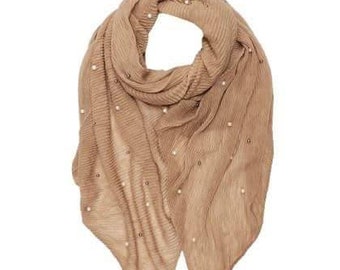 Beautiful Plain Pleated Scarf With Two Tone Pearls