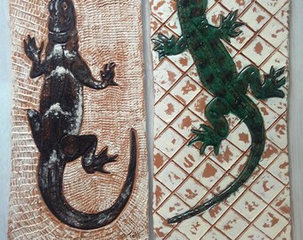 Decorative ceramic lizard tile