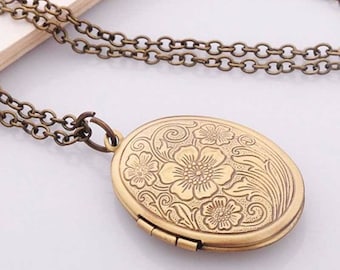 Oval Locket Vintage Style