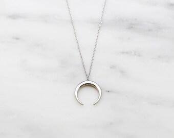 Silver Horn Necklace / Dainty Silver Horn Choker Necklace / Silver Double Horn Necklace / Crescent Moon Necklace / Silver Crescent Necklace