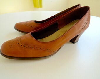 Vintage Naturalizer round toe pump