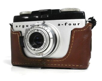 Vintage Argus a-four Camera. 1950's Viewfinder Black and Chrome Argus Camera. Old Classic Photography USA Made 35mm Argus Camera