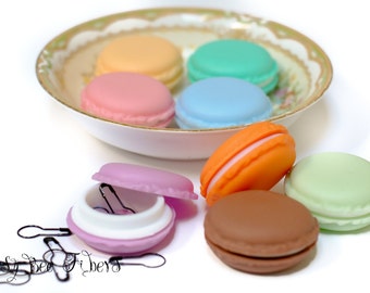 STITCH MARKERS - 18 Bulb Safety Pin Snag Free in a Realistic Plastic Macaroon Box