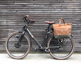 Waxed canvas pannier / bicycle bag with zipper closure / tote bag / bike accessories