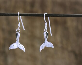 Sterling silver Whale Tail Earrings - Whale Earrings / Silver WHALE TAIL fish hook earrings . Save the Whales. Ocean Jewelry