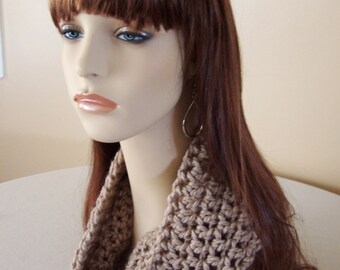 Chunky Mini Cowl in Taupe - Fall, Winter Cowl