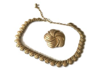 Vintage Mid Century Crown Trifari Demi Parure Brushed Gold Necklace and Brooch