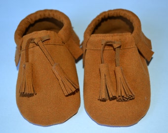Suede moccasins with tassels for babies and children