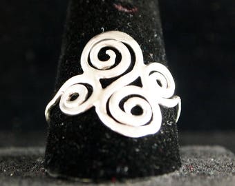 Sterling Silver Scroll ring Size 11