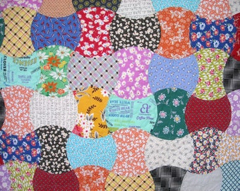 Queen Size Quilt - 96 x 96 - Apple Core Quilt - Reproduction Feedsack - Vintage Look Quilt - Flea Market Style - Farmhouse Quilt