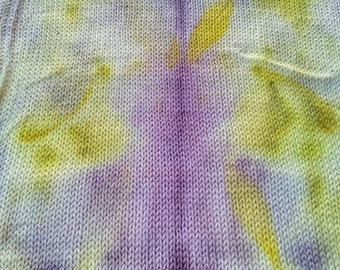 Naturally dyed sock blank. 4 ply merino, 100g 400m.