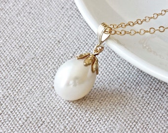 White Pearl Pendant Necklace, Large Pearl Necklace, Filigree Jewelry, White Pearl Necklace, Gold Chain Necklace, Freshwater Pearl Jewelry