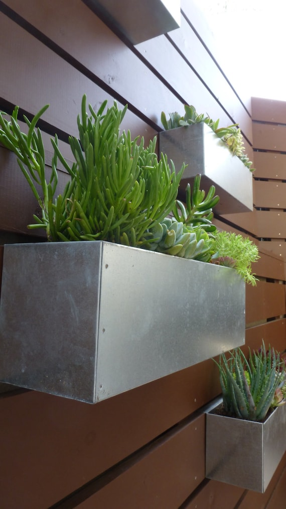Galvanized Metal Hanging Planter Box/ Horizontal Fence
