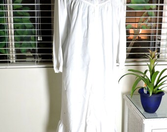 Victorian style nightgown / M / L / white cotton nightgown / button front / white embroidered nightgown / long white nightgown