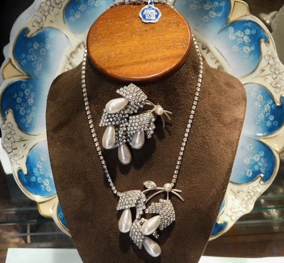 Brooch Necklace Set / Pave Rhinestone / NOS