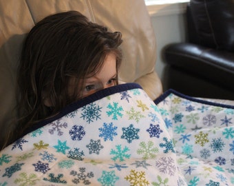 Snowflake v2 wheelchair lap blanket / couch throw / baby toddler quilt
