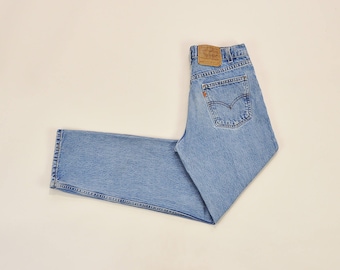 Vintage 90s Levis Jeans, High Waisted Jeans, Tapered Levis 550, Distressed Faded Worn Medium Wash Levis, Mom Jeans, Dad Jeans, Size W 32
