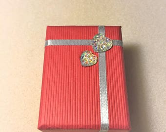 "Grey and Red rhinestone hearts" gift box