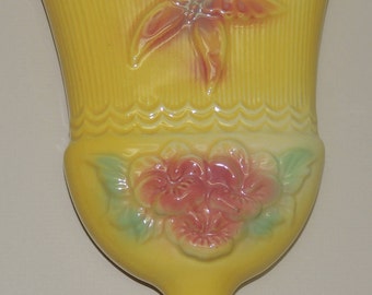 HULL Yellow Wisk Broom Wall Pocket Sun GLow Line