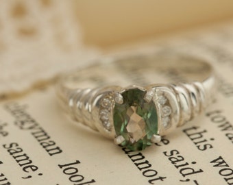 Oregon Sunstone in Sterling Silver Ring, Style VS