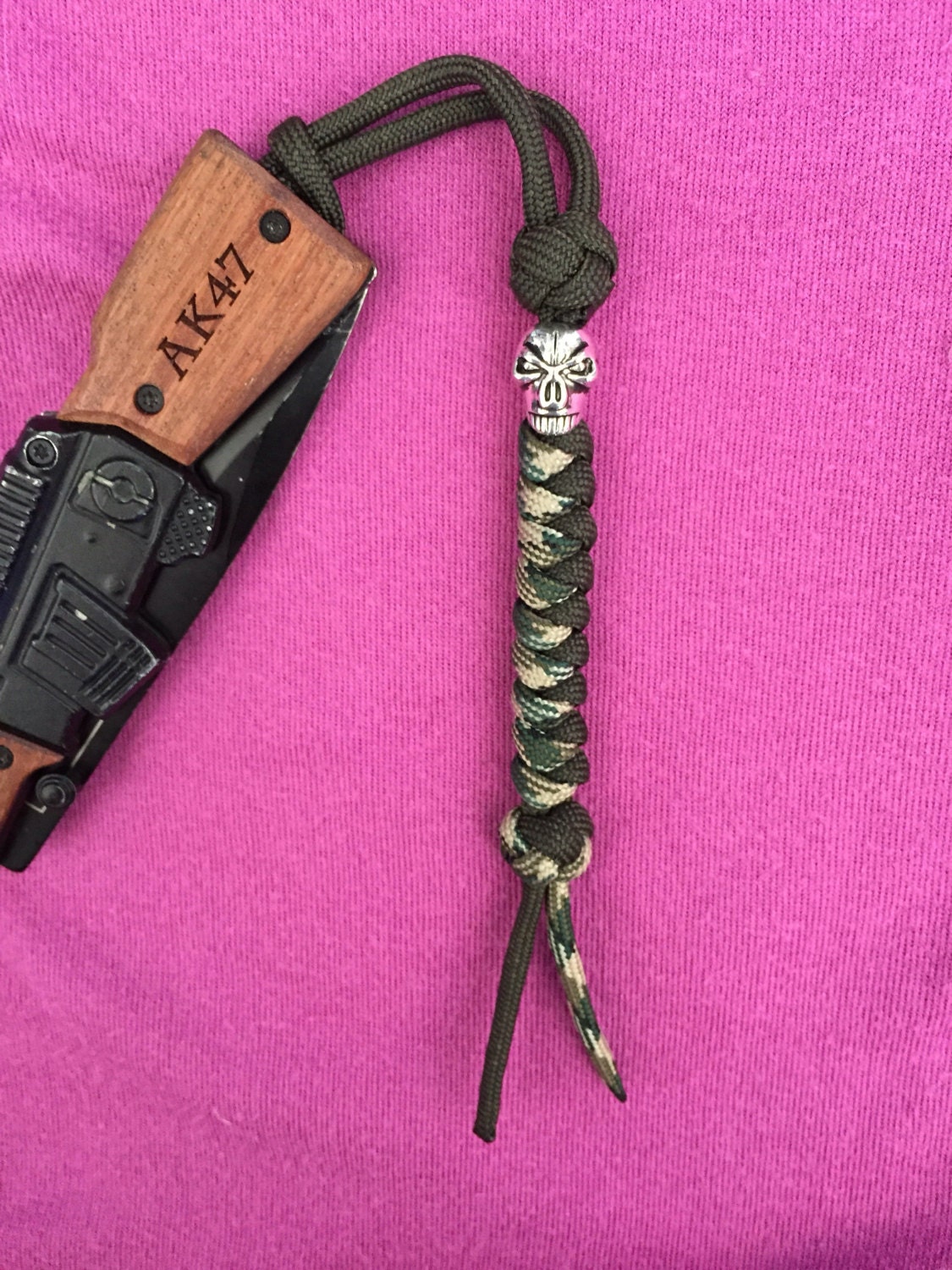 Paracord knife lanyard