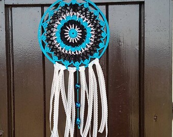 Dreamcatcher crochet mandala in cotton, ribbons and beads