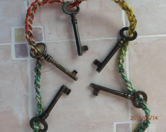 Set of 5 keys ,.Antique skeleton keys -Rustic decor-Old skeleton keys Vintage skeleton keys Antique Keys Lot, Vintage Keys Key Collection