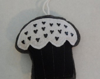 Cookies n' Cream Cupcake Ornament