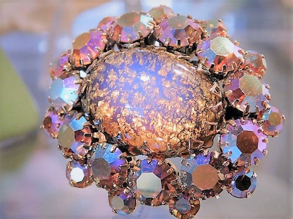 Rhinestone Brooch / Cats Eye / Dragons Breath