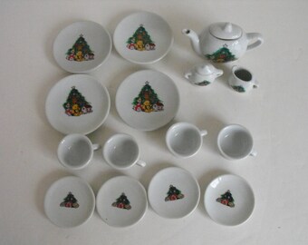 Child's Porcelain Christmas Tea Set (1513)