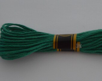 2 small cotton balls of 8 m/P Green