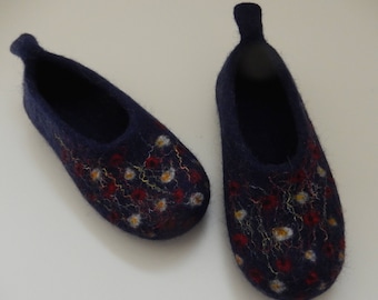 Slippers Felted Wool Slippers. Handmade in SCOTLAND, Edinburgh. Made by Feltingstudio. 100% Wool