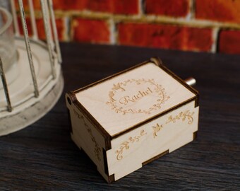 Personalized Wood Music Box Bird decor, wooden box with name, perfect birthday gift with 5 music themes