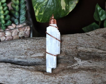Natural Selenite Necklace - Raw Stone Jewelry - Rough Stone Necklace - White Crystal Jewelry - Rough Selenite Jewelry - Bohemian Necklace