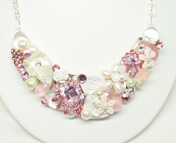 bridal jewelry for sweetheart neckline