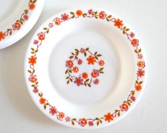 6 Vintage 70s Pink and Orange Flowers Milk Glass Dessert Plates - French Arcopal Dinnerware