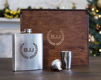 Custom engraved flask for men, groomsmen flask, groomsmen gift, personalized gift for men, camping gift, hip flask, groomsmen gift set, 7 oz