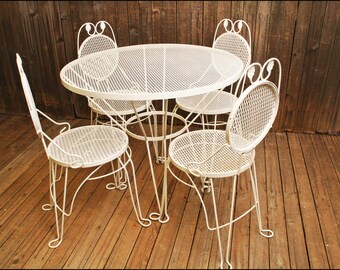 Vintage ROUND PATIO TABLE & 4 Chairs Set mid century modern metal mesh porch 50s 60s woodard white