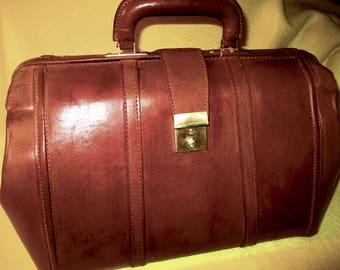 Estate Find, circa 1970's - 80's brown leather Doctors, Nurse, travel bag.