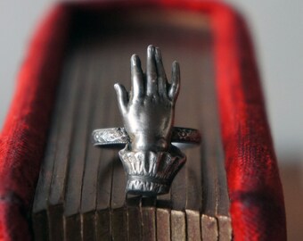 Solid Silver Antique Ladies Cuffed Hand of Destiny Ring