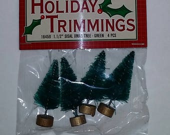 1 1/2" Darice Sisal/ Bottlebrush Trees
