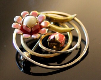 Vintage enameled Brooch