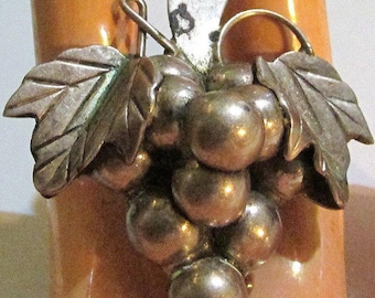 STERLING silver GRAPES BROOCH jewelry pin, mexico Sterling, Mexico Silver, mexico signed, estate Jewelry