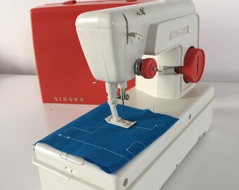 Sewing machine Singer model 67B