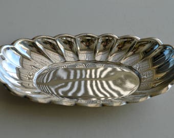 Vintage Reed & Barton Silver Plate Bread Basket