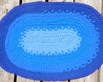 Hand Braided Rag Rug//Upcycled T-shirts//Shades of blue//New Ready to Ship//Cottage Mat//Door Mat//Area Rug//T-shirt rug//Nursery Decor