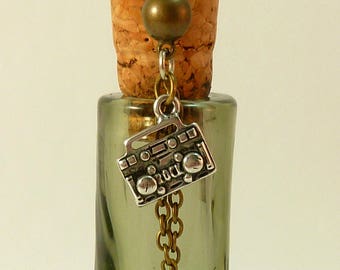 Earring Ghetto blaster - sold individually.