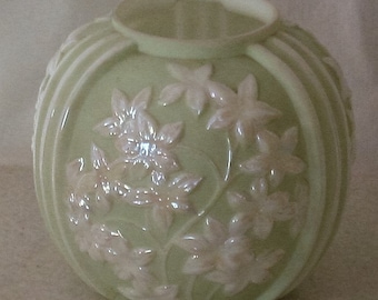 Phoenix Art Glass Sculptured Star Flower Soft Pale Celery with White Iridescent Floral