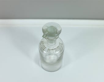 Vintage Laboratory Bottle - Antique apothecary jar poison bottle Nitric Acid with dosing cap - Pharmacy bottle - Made in France